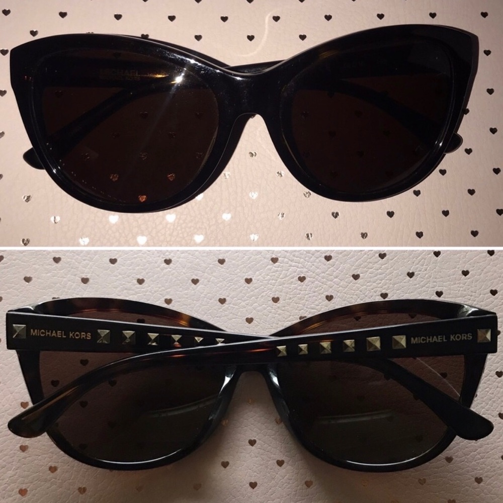 ❌SOLD❌Michael Kors Victoria Sunglasses - Picture 1 of 4